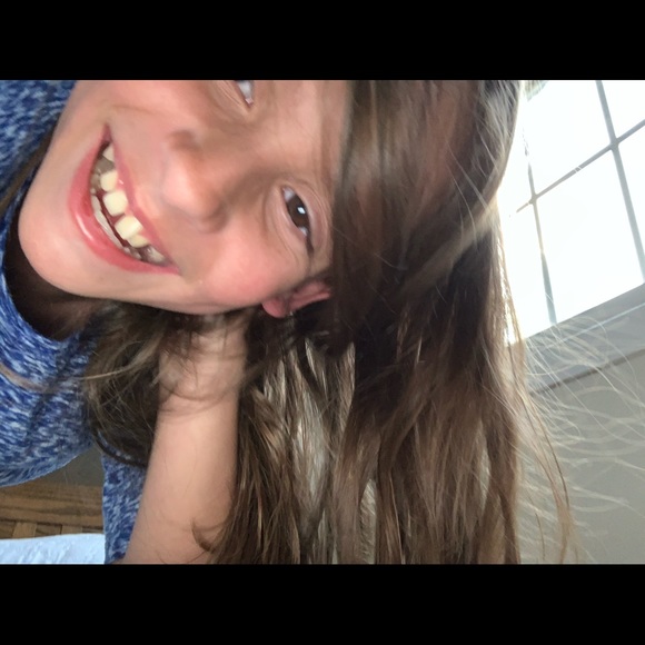 Meet the Posher Other - Meet your Posher, Mia